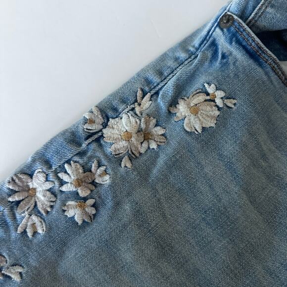 Abercrombie & Fitch Floral Embroidered High Rise Jeans - Picture 4 of 9